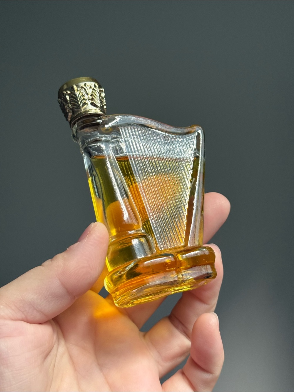 Vintage c1970s Near Full Heavenly Music Harp Shaped Cologne Bottle by AVON - Picture 7 of 15
